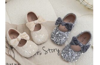 [🆕🇻🇳]  Penguin Bebe – Chuyên order cho bé 🧑‍🧒❤️️👶⭐️ 1 em giày búp bê bling bling mix nơ nhung xinh xắn quá các mom uiii. 2 màu đẹp quá trờiiii
Size 23-32 (chân bé từ 14cm là đi được rùi ạ).
2 màu như ảnh.
37 , shares-0✔️ , likes-0❤️️ , date-2024-09-06 15:05:59🇻🇳🇻🇳🇻🇳📰🆕