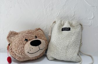 [🆕🇻🇳] Tiệm của Xoăn – Mua sắm & bán lẻ 🧑‍🧒❤️️👶⭐️ ♡ Cover.nat mini bag ♡ tặng túi g.ấu (không tách lẻ)
•• SOLD
– cond 8/9
– túi chéo: ngang 16cm x cao 20cm (vừa đt). màu trắng ngà, bên trong lớp lót dù có  , shares-0✔️ , likes-0❤️️ , date-2024-09-10 16:49:51🇻🇳🇻🇳🇻🇳📰🆕