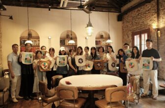 [☕️🇻🇳] All Day Coffee 🥤 Top1Coffee ☕️ 𝗪𝗼𝗿𝗸𝘀𝗵𝗼𝗽 𝗴𝗵𝗲́𝗽 𝗵𝗼̣𝗮 𝘁𝗶𝗲̂́𝘁 𝘁𝗿𝗮𝗻𝗴 𝘁𝗿𝗶́ 𝘁𝘂́𝗶 𝘁𝗼𝘁𝗲: 𝗩𝗮̉𝗶 𝘃𝘂̣𝗻 𝗸𝗲̂̉ 𝗰𝗵𝘂𝘆𝗲̣̂𝗻 tổ chức bởi All Day Coffee và Vụn Art đã chính thức khé , shares-2✔️ , likes-16❤️️ , date-2024-09-22 22:16:28🇻🇳🇻🇳🇻🇳📰🆕