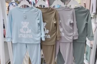 [🆕🇻🇳] Bé Bé Bồng Bông – Clothing for kids 🧑‍🧒❤️️👶⭐️ Hàng Thun Lạnh loại 1 chính phẩm
Có cúc vai cho bé
199k 4 bộ miễn ship toàn quốc
Size từ 5kg – 19kg
Mom kiểm tra không phải thun lạnh Shop đền gấp 1 , shares-0✔️ , likes-2❤️️ , date-2024-10-03 14:56:07🇻🇳🇻🇳🇻🇳📰🆕