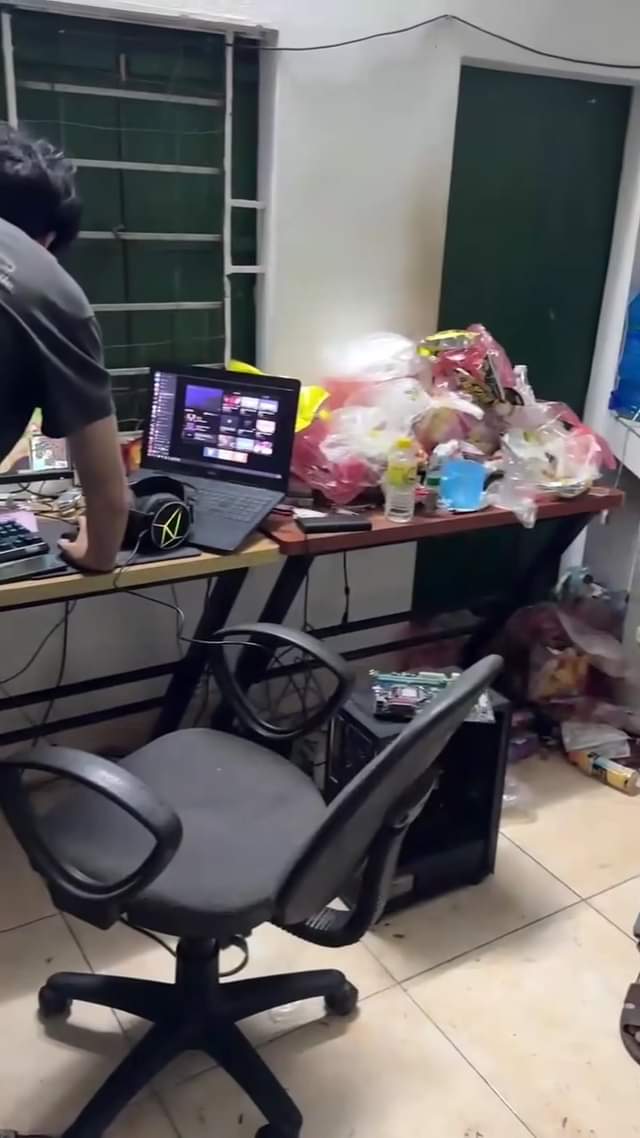 [🆕🇻🇳]  𝐀𝐥𝐯𝐢𝐧 & 𝐁𝐫𝐨𝐭𝐡𝐞𝐫 – 𝘒𝘪𝘥𝘴 𝘈𝘶𝘵𝘩𝘦𝘯𝘵𝘪𝘤 – Quần áo trẻ em nhập khẩu từ Mỹ 😎❤️️⭐️ 𝑺𝒐𝒏𝒊𝒄 𝑻𝒉𝒆 𝑯𝒆𝒅𝒈𝒆𝒉𝒐𝒈 𝑩𝒍𝒖𝒆 𝑩𝒐𝒃𝒃𝒍𝒆 𝑯𝒂𝒕Mũ len xanh sonic đẹp mê dành cho bé trai. Được làm từ sợi len mềm mại và thoải mái, chiếc mũ này nhẹ nhàng trên làn da , shares-0✔️ , likes-2❤️️ , date-2024-10-19 03:00:13🇻🇳🇻🇳🇻🇳📰🆕