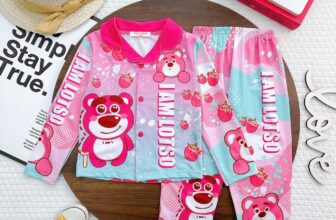 [🆕🇻🇳]  BIN’S HOUSE Chuyên Sỉ & Lẻ Hàng Hiệu Xuất Dư Trẻ Em 😎❤️️⭐️ #135k/b
Miễn ship đơn từ 3 bộ
Size 18-40 kg
Bộ Pyama Dài #BéTrai – Bé Gái
Chất Lụa Xước siêu mịn ,mát
IB Để được tư vấn và đặt hàng
Chất thun co giãn  , shares-0✔️ , likes-0❤️️ , date-2024-10-15 13:06:07🇻🇳🇻🇳🇻🇳📰🆕