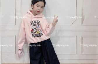 [🆕🇻🇳]  Mây Mây Kids – Cửa hàng quần áo 🧑‍🧒❤️️👶⭐️ Áo nỉ disney ôiiii siêuuu đẹppp của emmm,màu hồng trong ảnh ntn thì ở ngoàiii như thế nhé,cái màuu hồng mà mặc lên vừa xinhh vừa sángg ạQuầnn bò ống kẻ n , shares-0✔️ , likes-9❤️️ , date-2024-10-06 20:20:25🇻🇳🇻🇳🇻🇳📰🆕