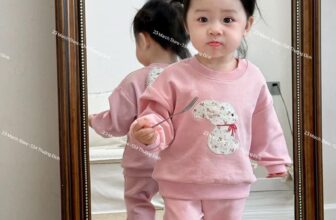 [🆕🇻🇳] 23 March Store- Thời trang trẻ em cao cấp 🧑‍🧒❤️️👶⭐️ Bộ đồ nỉ thỏ siêu cưnggg cho bé
Mẫu này siêu đẹp nha các Mom ơi
Sẵn ship ngay rồi ạ
Size: 8-15kg
, shares-0✔️ , likes-1❤️️ , date-2024-10-16 17:19:49🇻🇳🇻🇳🇻🇳📰🆕