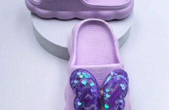 [🆕🇻🇳] Kid Authentic – Chuyên Order đồ Authentic cho Bé Chuẩn Chính Hãng 100% 😎❤️️⭐️  𝐓𝐮𝐲𝐞̂̉𝐧 𝐭𝐚̣̂𝐩 𝐃𝐞́𝐩 𝐜𝐡𝐨 𝐁𝐞́ 𝐆𝐚́𝐢 +  𝐭𝐡𝐞̂𝐦 𝐓𝐮̛̣ 𝐓𝐢𝐧! 𝐒𝐚̆𝐧 𝐒𝐚𝐥𝐞 𝐓𝐫𝐮̛̣𝐜 𝐓𝐢𝐞̂́𝐩 𝐭𝐮̛̀ 𝐇𝐚̃𝐧𝐠– Dép có lớp hoàn thiện bằng nhựa vinyl hai quai. cao su và chất P , shares-3✔️ , likes-364❤️️ , date-2024-10-12 23:33:05🇻🇳🇻🇳🇻🇳📰🆕