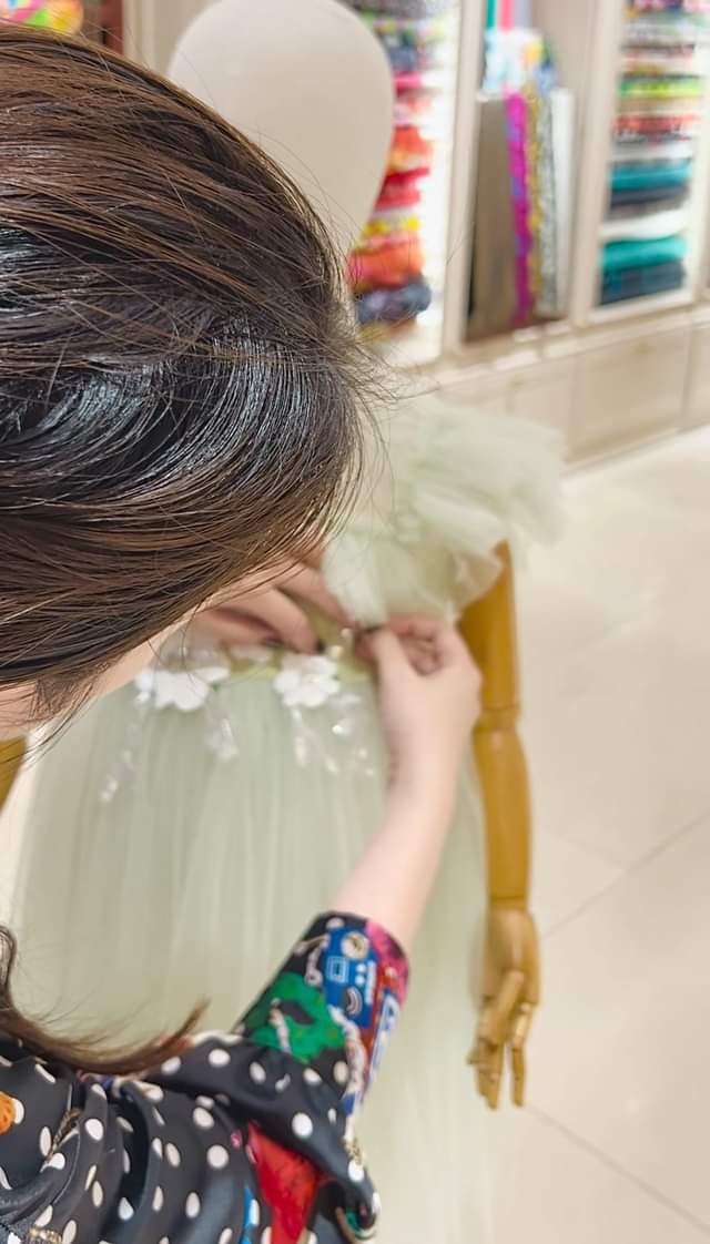 [🆕🇻🇳] Nom Nom Kids – Váy công chúa thiết kế cho bé yêu 🧑‍🧒❤️️👶⭐️ Cùng đón chờ một mẫu váy mới với tông màu xanh bơ tươi mới nhé ạ  Nom Nom Kids
 218 Tôn Đức Thắng- Đống Đa- Hà Nội
 Hotline 0942222089
 , shares-0✔️ , likes-11❤️️ , date-2024-10-15 00:44:54🇻🇳🇻🇳🇻🇳📰🆕