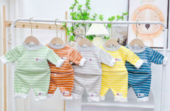 [🆕🇻🇳] NEO – Thời Trang Bé Cao Cấp – Thiết kế, sản xuất và phân phối thời trang trẻ em cao cấp 🧑‍🧒❤️️👶⭐️   BÉ MẶC – MẸ YÊU
Bộ nỉ có lót lớp lông tuyết bên trong rất mềm mại và ấm áp, không gây kích ứng làn da nhạy cảm của bé
Họa tiết phù hợp cho cả bé , shares-0✔️ , likes-2❤️️ , date-2024-10-15 14:33:07🇻🇳🇻🇳🇻🇳📰🆕