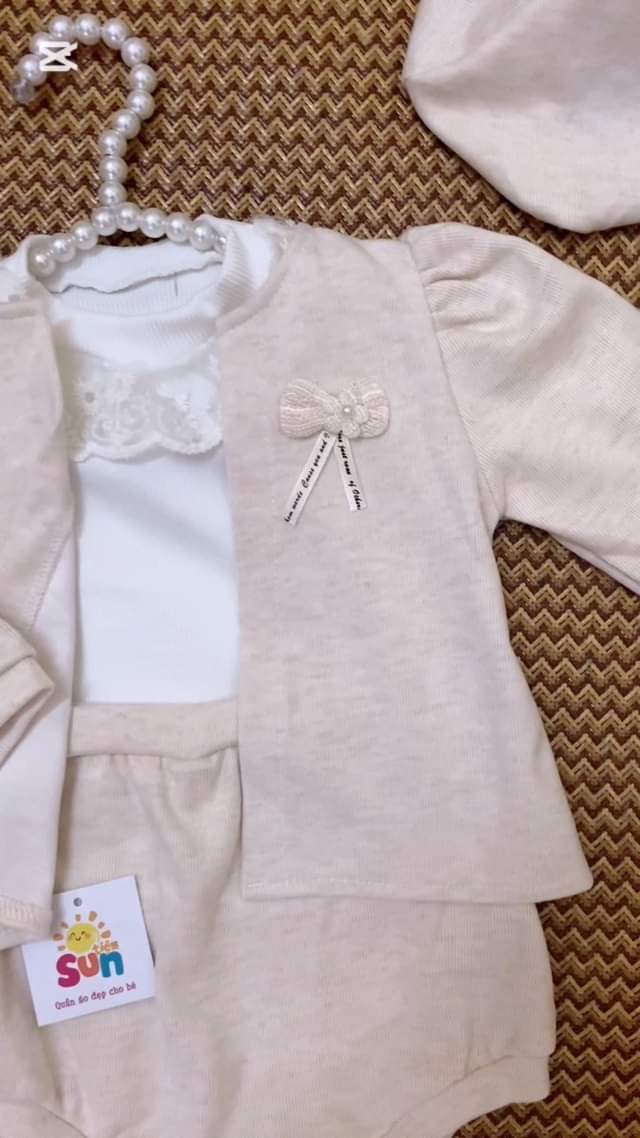 [🆕🇻🇳] Tiệm Sun – Quần áo đẹp cho bé – Bí mật của những em bé TỰ TIN – THẦN THÁI và HẠNH PHÚC � 🧑‍🧒❤️️👶⭐️ Set 4 món, gồm áo dài tay + áo khoác cardigan + mũ + quần cho bé gái từ 3-10kg, e về đủ size rồi ạ  Mom cần inbox e nha
, shares-0✔️ , likes-0❤️️ , date-2024-10-17 02:07:02🇻🇳🇻🇳🇻🇳📰🆕