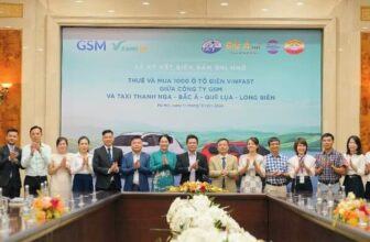 [🆕🇻🇳] Xanh SM – Dịch vụ di chuyển bằng xe điện đầu tiên tại Việt Nam 🚗 Top1Go 🏍️  Thanh Nga, Bắc Á, Quê Lụa, và Long Biên – bốn hãng taxi lâu đời tại Hà Nội – vừa ký hợp đồng mua và thuê 1.000 xe điện VinFast. Các hãng sẽ vận hành trên n , shares-0✔️ , likes-228❤️️ , date-2024-10-17 22:43:42🇻🇳🇻🇳🇻🇳📰🆕