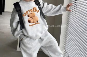 [🆕🇻🇳] Giang Kids- thời trang cao cấp cho bé 🧑‍🧒❤️️👶⭐️ VẪN LÀ NỈ BE TIÊU HOT HIT NĂM NAYYY
BỘ NỈ  capy para. SIÊU ĐẸP!
chất liệu: nỉ da cá dày dặn mềm mại ko xù lông giặt thoải mái
Hình in: sắc nét- chắc chắn , shares-0✔️ , likes-0❤️️ , date-2024-10-17 20:14:53🇻🇳🇻🇳🇻🇳📰🆕