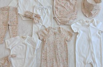 [🆕🇻🇳] THE OFFICIAL MACRO & MICRO BABIES CLOTHES 😎❤️️⭐️ Say hello to the world   For little baby girls  Ngày đầu xuất viện trở về nhà, diện gì cho xinh bé yêu ơi?  Designed by macro & micro
Proudly made in , shares-0✔️ , likes-6❤️️ , date-2024-10-17 20:03:02🇻🇳🇻🇳🇻🇳📰🆕