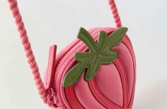 [🆕🇻🇳]  Voi Béo Store – Quần áo trẻ em xuất khẩu, xuất dư, hàng thiết kế cho bé 🧑‍🧒❤️️👶⭐️ Iu quá … mẫu mới nhất 2024 túi dâu hồng Z.R store 7xx seo chỉ còn 1xxk. Tham gia group săn sale:
kt: 11*11*3 cm
, shares-0✔️ , likes-1❤️️ , date-2024-10-17 15:11:04🇻🇳🇻🇳🇻🇳📰🆕