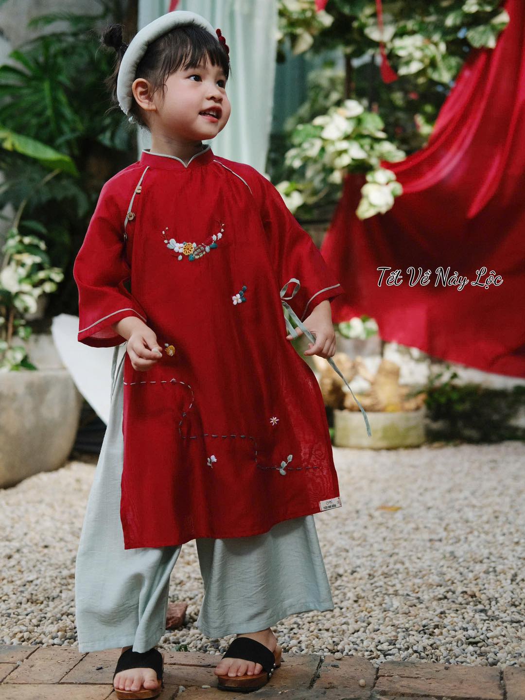 [🆕🇻🇳]  SAM ƠI – chuyên đồ Tết cho bé với đa dạng mẫu mã 🧑‍🧒❤️️👶⭐️ Tone pastel ngọt lịm cho gia đình nào thích kiểu thơ thơ từ chị Bống
P/s: Chị Bống là người thiết kế và sản xuất mẫu này nha mn
, shares-1✔️ , likes-2❤️️ , date-2024-10-17 22:20:10🇻🇳🇻🇳🇻🇳📰🆕