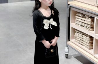 [🆕🇻🇳]   Cầu Vồng – Thế Giới Của Mẹ – Chuyên quần áo baby Quảng Châu, VNXK, hàng Thương hiệu 🧑‍🧒❤️️👶⭐️ Mê body như em ko thể bỏ qua mã nàyyy nhaaa – lên form chuẩn Dâu mang ạ..  Form body nhà em bất bại lunnnn iu iu. Chất thun xịn xò body nhà e ko bàn cãi th , shares-0✔️ , likes-4❤️️ , date-2024-10-17 15:59:58🇻🇳🇻🇳🇻🇳📰🆕