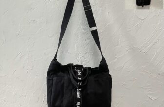 [🆕🇻🇳] Tiệm của Xoăn – Mua sắm & bán lẻ 🧑‍🧒❤️️👶⭐️ Túi đen
70ka
– kt 29-28-14cm
Độ mới ổn ạ
, shares-0✔️ , likes-1❤️️ , date-2024-10-18 15:43:09🇻🇳🇻🇳🇻🇳📰🆕