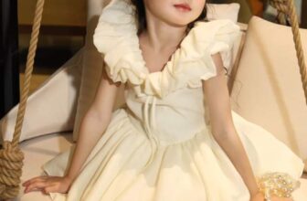 [🆕🇻🇳] HEHEHIHI – Cửa hàng nhỏ bán quần áo 🧑‍🧒❤️️👶⭐️  𝐂𝐚𝐫𝐨𝐥𝐢𝐧𝐞 𝐃𝐫𝐞𝐬𝐬 – 𝐒𝐮̛̣ 𝐥𝐮̛̣𝐚 𝐜𝐡𝐨̣𝐧 𝐡𝐨𝐚̀𝐧 𝐡𝐚̉𝐨 𝐜𝐡𝐨 𝐛𝐞́ 𝐲𝐞̂𝐮
Với Caroline Dress, bé yêu đã sẵn sàng tỏa sáng trong mọi sự kiện! Cổ bèo nhẹ nhàng, tay áo ph , shares-0✔️ , likes-0❤️️ , date-2024-10-18 18:51:45🇻🇳🇻🇳🇻🇳📰🆕