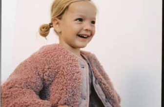 [🆕🇻🇳] ColorKids – Chuyên VNXK sỉ lẻ đồ cho bé 😎❤️️⭐️ HÀNG MỚI VỀ – CỰC HOT HIT
Từ đầu vụ giờ mới có lô áo khoác lông cừu đẳng cấp dòng Esenential đẳng cấp như này! Độc nhất vô nhị. Dư xịn đét đe. Màu quá sang , shares-0✔️ , likes-2❤️️ , date-2020-12-01 01:35:23🇻🇳🇻🇳🇻🇳📰🆕