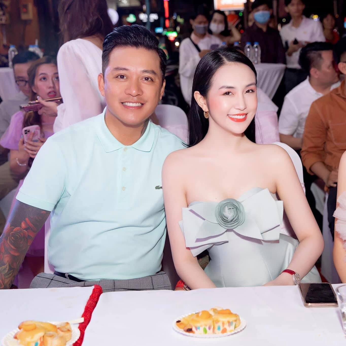 [🆕🇻🇳] Raffiné – Design Fashion House based in the metropolitan of Vietnam – Hanoi 👕 Top1Fashion 👗  Nữ doanh nhân 𝐓𝐫𝐚̂̀𝐧 𝐓𝐡𝐮 𝐇𝐮̛𝐨̛𝐧𝐠 xuất hiện cùng 𝐂𝐨𝐮𝐧𝐭𝐞𝐬𝐬 𝐒𝐭𝐫𝐚𝐩𝐥𝐞𝐬𝐬 𝐌𝐢𝐝𝐢 𝐃𝐫𝐞𝐬𝐬 của Raffiné.
Theo dõi chúng tôi trên:
Instagram: raffinevn
Ghé thăm chúng  , shares-3✔️ , likes-225❤️️ , date-2020-12-17 20:49:22🇻🇳🇻🇳🇻🇳📰🆕