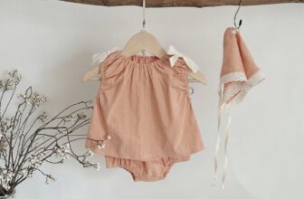 [🆕🇻🇳]  Homey baby – Đồ xinh cho bé yêu 🧑‍🧒❤️️👶⭐️ #H298131 – giá #210k
Set này xinh xỉu các mẹ ơi
Áo đính nơ ren + quần bí + khăn bandana viền ren điệu lắm nè
Set 3 món có #210k, mời các mẹ lên đơn ạ
Bản , shares-0✔️ , likes-0❤️️ , date-2024-05-14 15:15:09🇻🇳🇻🇳🇻🇳📰🆕