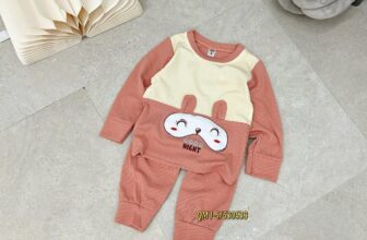 [🆕🇻🇳]  Qynman Kids Ninh Hiệp tổng kho sỉ quần áo trẻ em 🧑‍🧒❤️️👶⭐️ em về tăm mẫu mới ạ
𝗕𝗢̣̂ 𝗧𝗔̆𝗠 𝗚𝗔̂𝗡 𝗕𝗘́ 𝗧𝗥𝗔𝗜 𝗕𝗘́ 𝗚𝗔́𝗜
Chất liệu : tăm gân hàn lạnh siêu mềm mát cho bé iu , hình in sắc nét ko bong tróc , phối tai thỏ siê , shares-0✔️ , likes-0❤️️ , date-2024-09-19 16:49:45🇻🇳🇻🇳🇻🇳📰🆕