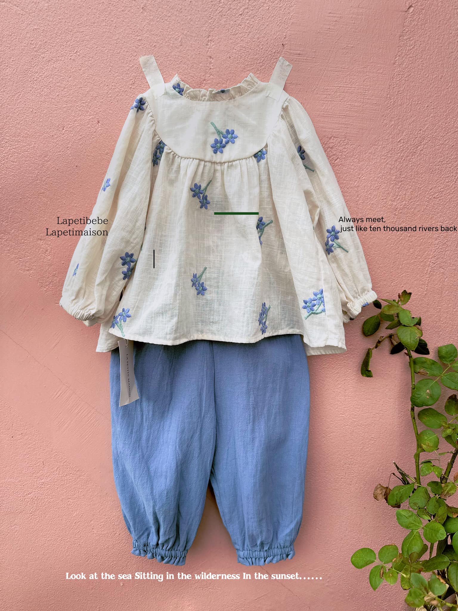 [🆕🇻🇳] La Peti BéBé – Đến La Petite BéBé để cùng con tạo nên điều kì diệu ba mẹ nhé!!! 🧑‍🧒❤️️👶⭐️ Một chiếc áo nhỏ thêu bông hoa xinh
vừa đơn giản nhẹ nhàng, chất liệu thô đũi hàn thấm mồ hôi, giá cả hợp lý
Nhất là lại được La Peti sản xuất giới hạn số  , shares-0✔️ , likes-3❤️️ , date-2024-10-30 16:51:16🇻🇳🇻🇳🇻🇳📰🆕