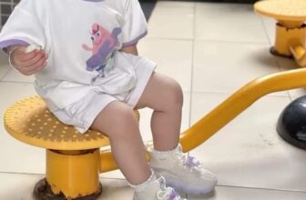 [🆕🇻🇳] Piza Mama & Kid – Chuyên giày dép – phụ kiện cần thiết cho bé 🧑‍🧒❤️️👶⭐️ Nếu yêu em là sai
…Thì Bé đây không cần đúng Mẫu giày đế đèn mềm chuẩn hàng QCCC nó khác bọt hẳn mẹ ạ  Hàng SẴN – FULL size bé 6 tháng trở lên ạ
, shares-1✔️ , likes-8❤️️ , date-2024-11-02 18:45:38🇻🇳🇻🇳🇻🇳📰🆕