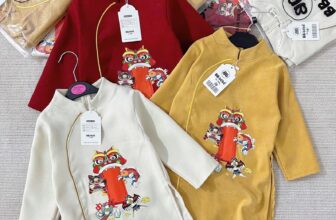 [🆕🇻🇳] Tommy baby – Quần áo sơ sinh & trẻ em 🧑‍🧒❤️️👶⭐️ ÁO DÀI TẾT BÉ TRAI  Mẫu áo dài cách Tân cho bé trai #129k chất nhung xước ( hàng mỗi áo k kèm quần Mẹ nhé)  Full 3 Màu: đỏ, vàng, be Full Size : 100-150
, shares-12✔️ , likes-4❤️️ , date-2024-11-12 15:50:33🇻🇳🇻🇳🇻🇳📰🆕