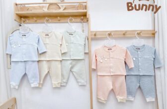 [🆕🇻🇳]  Pullkids – Sỉ lẻ Nous, Chaang, Bu, Ualarogo 🧑‍🧒❤️️👶⭐️  New Arrival!!!! Mẫu bộ nỉ kẻ Hàn dài tay sơ sinh mùa thu đông nhà BUNNY hình rồng siêu xinh ạ
Chất vải mềm mịn, đẹp lắm luôn
Hình in sắc nét với tone mà , shares-31✔️ , likes-21❤️️ , date-2024-11-04 01:04:29🇻🇳🇻🇳🇻🇳📰🆕