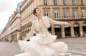 [🆕🇻🇳] Amy Store – nhãn hiệu thời trang thiết kế cao cấp, trẻ trung, hiện đại, nữ tính và thanh lịch 👕 Top1Fashion 👗  𝑽𝒖̃ đ𝒊𝒆̣̂𝒖 𝒄𝒖̉𝒂 𝒔𝒖̛̣ 𝒕𝒖̛̣ 𝒕𝒊𝒏 𝒗𝒂̀ 𝒄𝒖𝒐̂́𝒏 𝒉𝒖́𝒕.
Hơi thở thời gian hòa quyện cùng nét hiện đại của thành phố ánh sáng. Một thiết kế trong phom dáng tầng bồn , shares-4✔️ , likes-160❤️️ , date-2024-11-01 16:00:37🇻🇳🇻🇳🇻🇳📰🆕