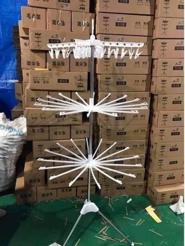 [🆕🇻🇳]  Xưởng chuyên sỉ đồ mẹ và bé Đông Lan 🧑‍🧒❤️️👶⭐️ Cây phơi quần áo 3 tầng đa năng tiện dụng có kẹpCây phơi quần áo 3 tầng đa năng h2 được sản xuất bằng công nghệ hiện đại, chất liệu thép cao cấp không g , shares-0✔️ , likes-2❤️️ , date-2024-10-24 02:47:39🇻🇳🇻🇳🇻🇳📰🆕