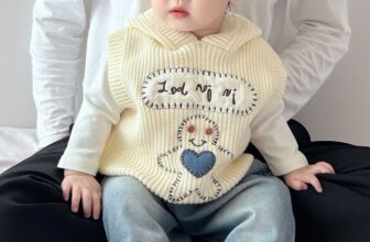 [🆕🇻🇳] Shop Mẹ Bean – chuyên Order 1688, taobao, hàng TQXK, VNXK, Hàng tuồn 🧑‍🧒❤️️👶⭐️ So cuteeeee
Gile len  thêu  cún cực cute. Có mũ nên cưng lắm luôn #195k
2 Màu: Xanh Navy- Trắng
Size: 73-80-90-100 -110
SMB 873
OD từ 2-4 tuần
, shares-0✔️ , likes-1❤️️ , date-2024-11-03 00:13:41🇻🇳🇻🇳🇻🇳📰🆕