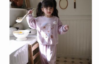 [🆕🇻🇳] Little cheese – Little cheese 🧀 korean style for kids 🧑‍🧒❤️️👶⭐️ Không khí lạnh đang tràn về  GIẢM 20% mẫu Set nỉ và aó nỉ Bé gái.
——————
HÀNG CÓ SẴN “store & online”
Ba mẹ quan tâm hãy inbox cho “Little Cheese” đ , shares-0✔️ , likes-0❤️️ , date-2024-11-02 20:30:32🇻🇳🇻🇳🇻🇳📰🆕
