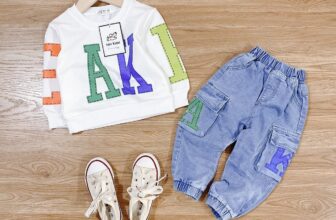 [🆕🇻🇳]  Bé Sành Điệu 🧑‍🧒❤️️👶⭐️ GIAO MÙA MẶC GÌ Chỉ #189k/ Set áo Sơmi kẻ  Quần bò hươu cao cổ siêu ngộ nghĩnh CHO BÉ MẶC THỜI TIẾT GIAO MÙA
Size: 10 – 30Kg
Kiểm tra hàng trước khi than , shares-0✔️ , likes-5❤️️ , date-2022-08-03 16:09:47🇻🇳🇻🇳🇻🇳📰🆕