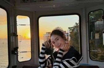 [🆕🇻🇳]  Mina’s House – Order US, UK – Order các sản phẩm Authentic từ US-UK-China-PL-JP… và local brand China 🧑‍🧒❤️️👶⭐️ 𝙀𝒎 𝒂́𝙤 𝙣𝒂̀𝙮 𝙢𝒂̣̆𝙘 𝙫𝒂̀𝙤 𝙘𝒖̛́ 𝒏𝙜𝒐̛̃ 𝒎𝙞̀𝒏𝙝 𝙡𝒂̀ 𝒏𝙖̀𝒏𝙜 𝙩𝒉𝙤̛ 𝙡𝒖𝙤̂𝒏 𝒂̣
2⃣6⃣9⃣ka/c
Áo này dễ mặc lại phối khăn như này siêu trẻ luôn nhó
F , shares-0✔️ , likes-1❤️️ , date-2024-11-04 03:15:18🇻🇳🇻🇳🇻🇳📰🆕