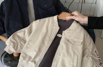 [🆕🇻🇳]  𝐀𝐥𝐯𝐢𝐧 & 𝐁𝐫𝐨𝐭𝐡𝐞𝐫 – 𝘒𝘪𝘥𝘴 𝘈𝘶𝘵𝘩𝘦𝘯𝘵𝘪𝘤 – Quần áo trẻ em nhập khẩu từ Mỹ 😎❤️️⭐️ 𝑨́𝒐 𝒃𝒐𝒎𝒃𝒆𝒓 𝒄𝒉𝒐 𝒃𝒆́ 𝒕𝒓𝒂𝒊Áo bomber cho bé trai mùa đông siêu ấm luôn ạ, thiết kế đơn giản mà vẫn mang nét cá tính và năng động, chỉ cần thêm em áo giữ nhi , shares-0✔️ , likes-1❤️️ , date-2024-11-04 15:30:07🇻🇳🇻🇳🇻🇳📰🆕