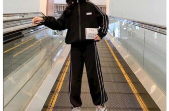 [🆕🇻🇳]  Thời trang trẻ em cao cấp- shop Yu Yu 🧑‍🧒❤️️👶⭐️ Bước sang thu thì nhiều mom sẽ cần tim các set như này cho các bé
Nguyên set áo và quần mặc rất là cá tính, đôi khi các bé mặc tách set đều OK nhé
Size , shares-0✔️ , likes-3❤️️ , date-2024-11-04 18:40:17🇻🇳🇻🇳🇻🇳📰🆕