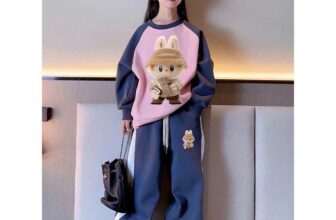 [🆕🇻🇳]  Kids House VN – Chuyên đồ Mẹ và Bé VNXK, TQXK, Cambodia 🧑‍🧒❤️️👶⭐️ Các ce hay hỏi e size đại bé gái đâu rùi ạẢnh thật 100%
Aiiii zaa,cbi đón gió về em phải lên ngay mẫu bộ bé siêu hot hit này
BỘ NỈ BÉ GÁI LABUBU HỒNG T , shares-0✔️ , likes-0❤️️ , date-2024-11-01 21:07:13🇻🇳🇻🇳🇻🇳📰🆕