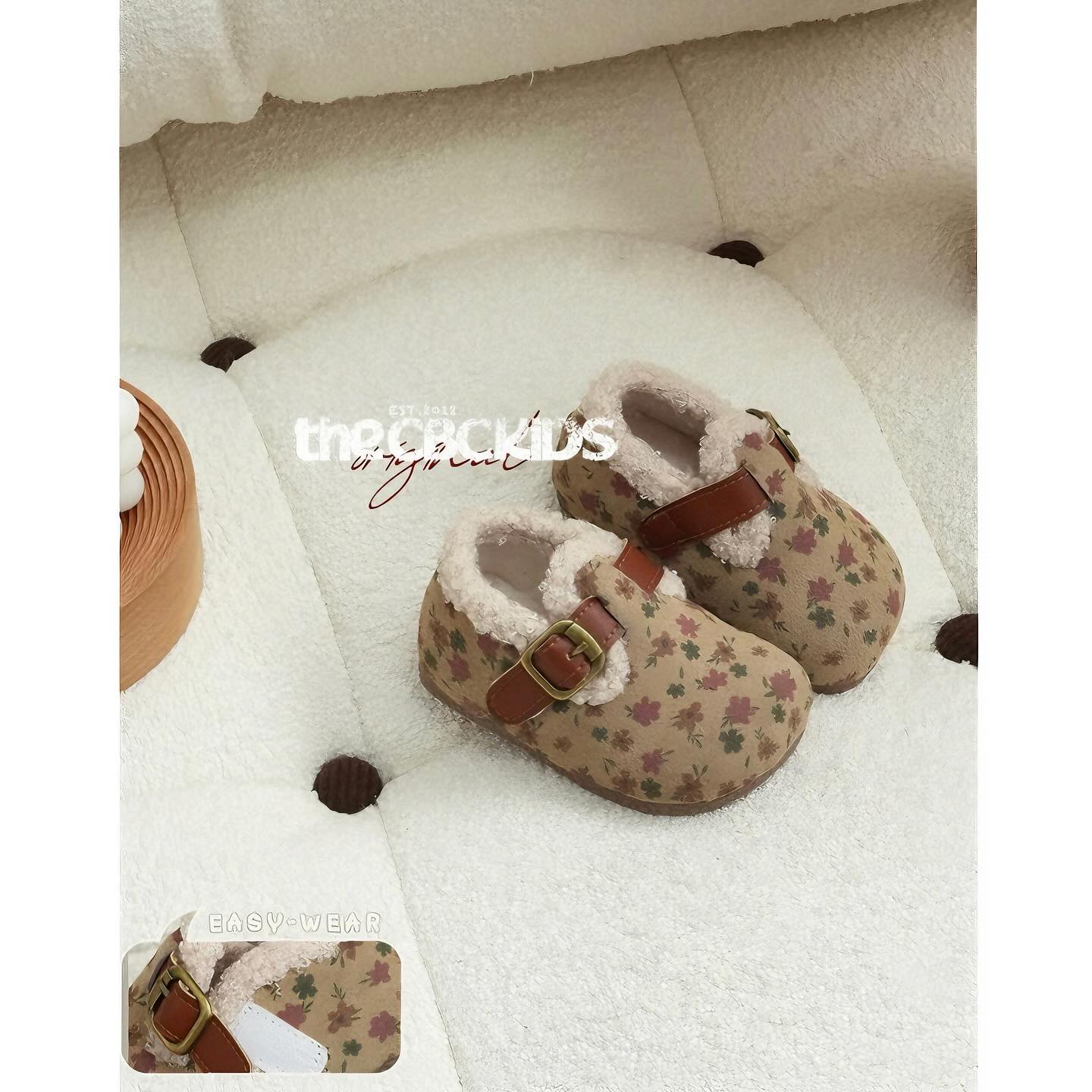 [🆕🇻🇳]  Penguin Bebe – Chuyên order cho bé 🧑‍🧒❤️️👶⭐️ Mã giày da lộn vintage dành cho các bé gái quá iu. Tone màu nâu tây cực kì phù hợp với mùa thu đông. Penguin có 2 phiên bản lót lông và không lót lông để b , shares-0✔️ , likes-0❤️️ , date-2024-11-03 01:35:49🇻🇳🇻🇳🇻🇳📰🆕