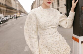 [🆕🇻🇳] Amy Store – nhãn hiệu thời trang thiết kế cao cấp, trẻ trung, hiện đại, nữ tính và thanh lịch 👕 Top1Fashion 👗   Thiết kế lần này, AMY đưa Nàng vào một thế giới của những chuyển động nhẹ nhàng, bồng bềnh nhưng lại đầy tinh tế. Chất liệu tweed cao cấp đính kết tỉ mỉ t , shares-2✔️ , likes-148❤️️ , date-2024-10-29 16:00:51🇻🇳🇻🇳🇻🇳📰🆕