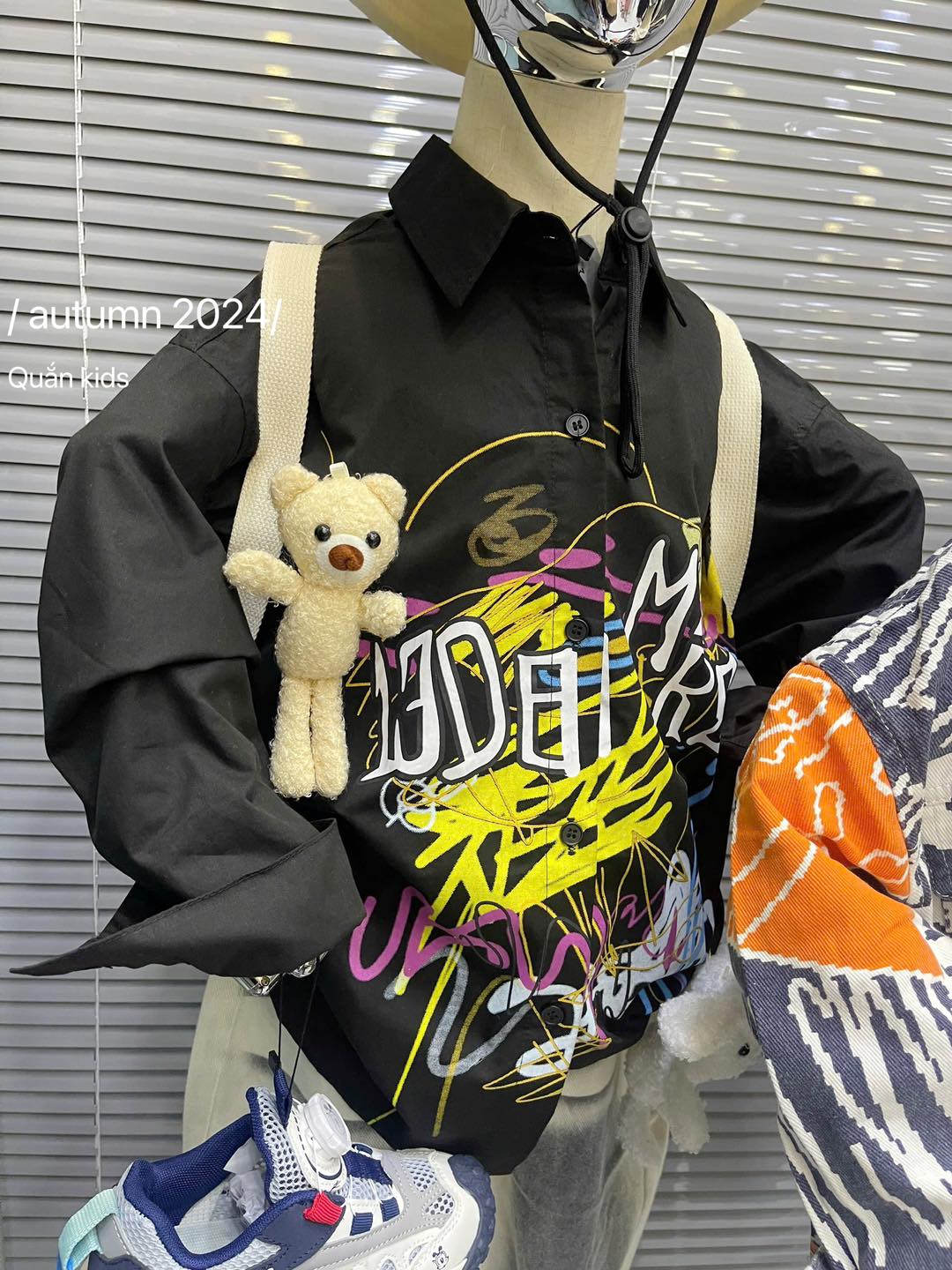 [🆕🇻🇳] QUẮN – Chuyên thời trang trẻ m cập nhật xu hướng thường xuyên 🧑‍🧒❤️️👶⭐️ ➠Show cận cho các mom xem về chất của nhà Quắn , từ phom dáng đến chất vải đều dày dặn siêu siêu ưng
➠Size 18-45kg ( tuỳ mẫu)
_________________________ , shares-0✔️ , likes-20❤️️ , date-2024-09-30 20:20:15🇻🇳🇻🇳🇻🇳📰🆕