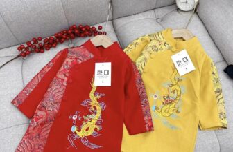 [🆕🇻🇳] ChangNhi Kids 🧑‍🧒❤️️👶⭐️ Áo dài cho bé trai từ 10kg đến 20kg
Chất liệu nhung chéo dày dặn
Hoạ tiết thêu toàn bộ
Chỉ #150k/c thôi ạ
, shares-0✔️ , likes-3❤️️ , date-2024-01-17 22:13:16🇻🇳🇻🇳🇻🇳📰🆕