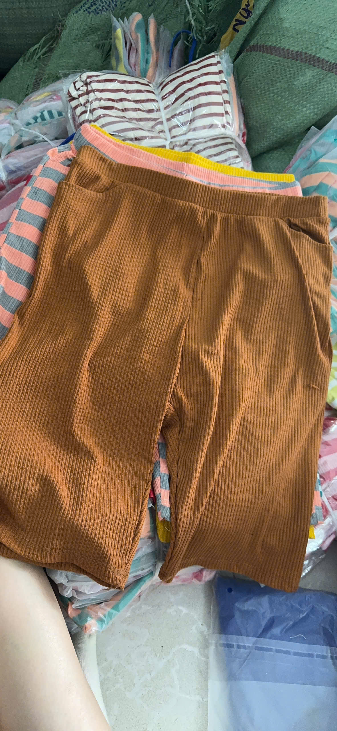 [🆕🇻🇳] BABY & MOM’s -Thời trang trẻ em 🧑‍🧒❤️️👶⭐️ Đơn em đi rui nhé các mẹ . Cảm ơn các mẹ đã tin tưởng và ủng hộ shop em ạ
Đẹp rẻ chỉ có ở shop em thui ạ
, shares-0✔️ , likes-4❤️️ , date-2023-06-02 16:51:38🇻🇳🇻🇳🇻🇳📰🆕