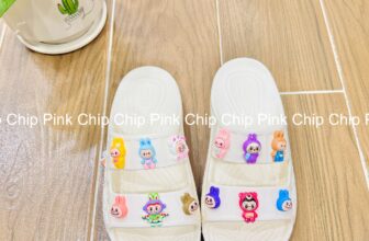 [🆕🇻🇳]  Chip Chip Pink-Chuyên sỉ và lẻ các loại “cờ rốc” và Jibbitz/ Sticker! 🧑‍🧒❤️️👶⭐️ 𝐻𝑎𝑖 𝑞𝑢𝑎𝑖 𝑝ℎ𝑖𝑒̂𝑛 𝑏𝑎̉𝑛 𝑚𝑜̛́𝑖  Rẻ – đẹp – bền – êm là ưu điểm vượt trội của sp này, không 1 từ nào để chê, e ấy giá đẹp như Ngọc Trinh luôn ấy ạ. Size 36-39 I , shares-0✔️ , likes-3❤️️ , date-2024-10-25 03:21:07🇻🇳🇻🇳🇻🇳📰🆕
