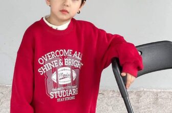 [🆕🇻🇳] Nhà Hạt Dẻ – Thời trang Trẻ em và Gia đình 😎❤️️⭐️ Áo nỉ AMBB có lót mặc ấm thui rùi, mẫu chất ko điểm nào chê, bé trai, bé gái đều mặc được luônCó 6 màu như em đánh số ạ.Bảng size tham khảo: (form over , shares-0✔️ , likes-1❤️️ , date-2024-11-04 02:23:53🇻🇳🇻🇳🇻🇳📰🆕