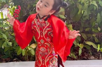 [🆕🇻🇳]  BABY MILO – Cửa hàng quần áo sơ sinh & trẻ em🧑‍🧒❤️️👶⭐️ Khách nhà e mặc mẫu Áo Dài Pháo Hoa này iu chưa kìaaaa.Mẫu này cả Bé Trai hay Bé Gái đều xinh. Mặc được cả thời tiết dù nóng hay lạnh nhé.Lựa chọn lý  , shares-1✔️ , likes-13❤️️ , date-2024-01-05 05:12:06🇻🇳🇻🇳🇻🇳📰🆕