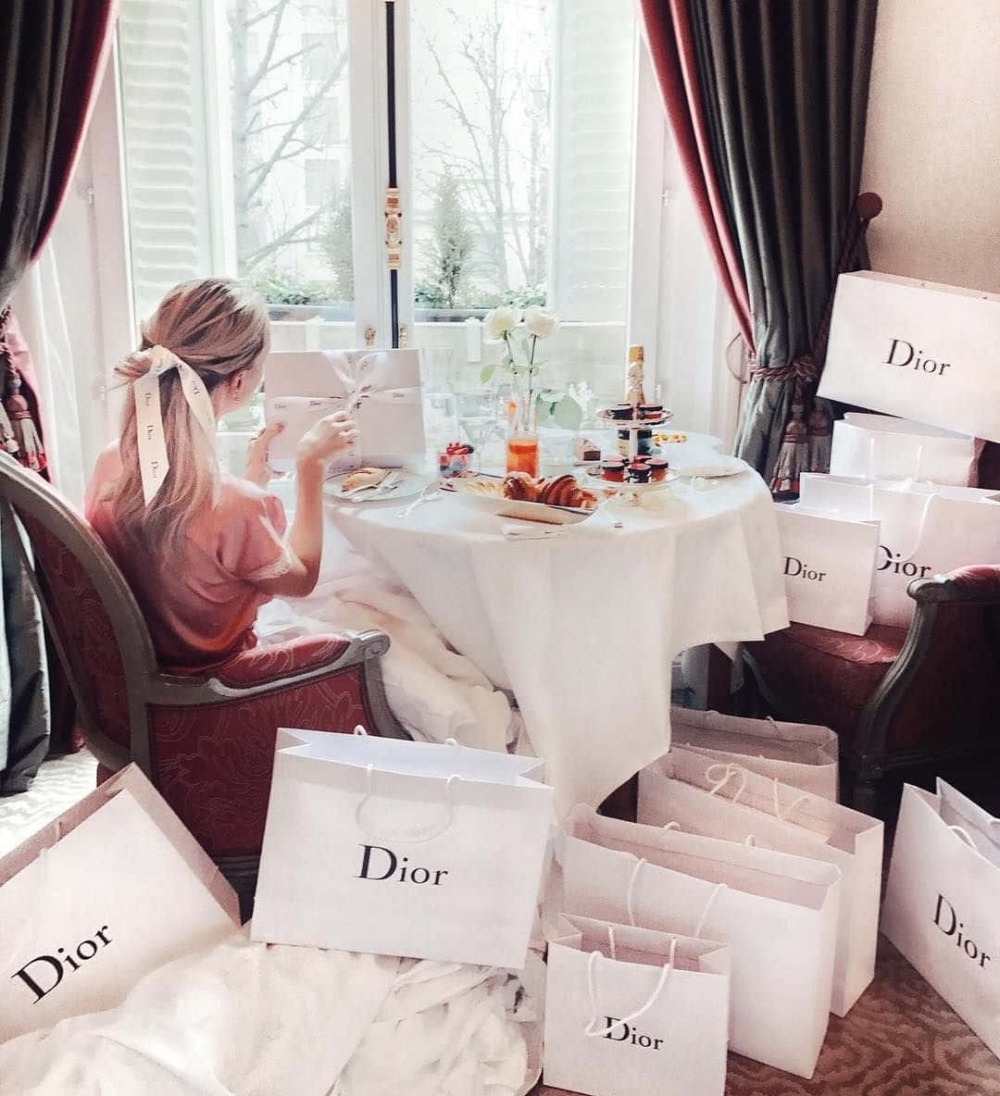 Khoa học chứng minh: Đi mua sắm giúp ta hạnh phúc hơn [🆕🇻🇳] bazaarvietnam.vn