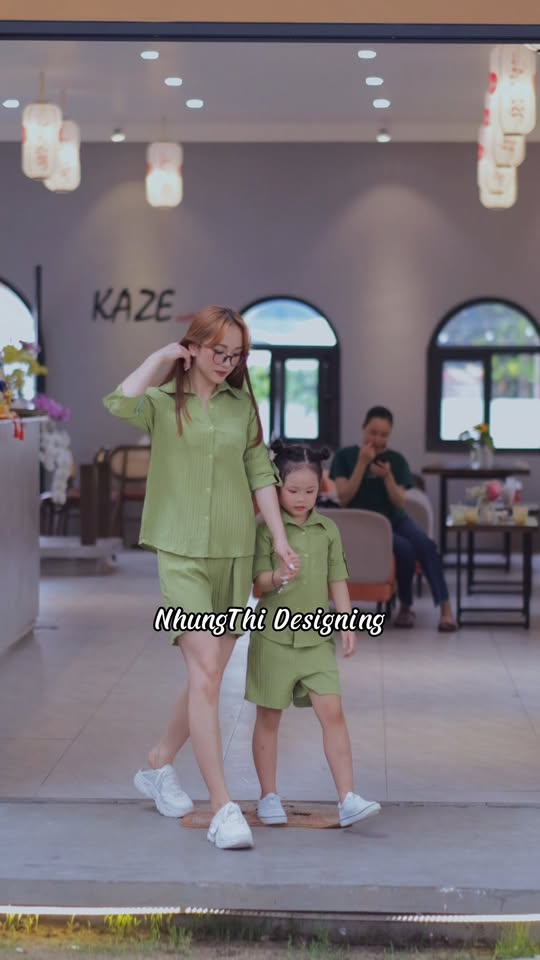 [🆕🇻🇳] NhungThi Designing – Thời trang thiết kế xu hướng mới 🧑‍🧒❤️️👶⭐️ Lên đồ đi du lịch cả gia đình mẹ ơi
 – Chất vải mềm mại, mát, giặt máy thoải mái không nhăn nhàu
 – Nhận hàng được kiểm tra hàng 
 – Hỗ trợ đổi size khi hô , shares-1✔️ , likes-42❤️️ , date-2023-04-03 15:59:14🇻🇳🇻🇳🇻🇳📰🆕