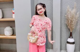 [🆕🇻🇳]  KidStyle.com.vn – Xưởng sỉ quần áo trẻ em 🧑‍🧒❤️️👶⭐️
*Ra mắt sét bà ba siêu cưng cho các bé
Chất liệu : nguyên bộ đuợc may chất liệu lụa mango mềm mịn mát cực đẹp
— Nhí size 2-9
— Đại size 10–16
—Có 4 màu , shares-0✔️ , likes-1❤️️ , date-2023-09-09 17:09:04🇻🇳🇻🇳🇻🇳📰🆕