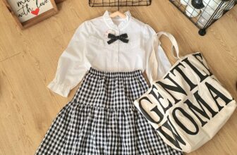 [🆕🇻🇳]  May mặc trẻ em Kidsky – Nơi gửi gắm niềm tin mua sắm của mẹ và bé 😎❤️️⭐️ Chào Tháng mới, Chúc bình an
Giọt nắng cuối trời cũng đã buông rơi
Tháng mười một về chạm nơi đầu ngõ
Em tìm gì màu hương thu còn đó
Lá vàng rơi lấp , shares-0✔️ , likes-12❤️️ , date-2023-11-01 18:32:54🇻🇳🇻🇳🇻🇳📰🆕