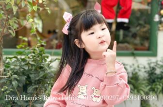 [🆕🇻🇳]  Dứa Home Baby Clothing 🧑‍🧒❤️️👶⭐️   Mom nào ưng năng động thoải mái lại vẫn xinh xắn đáng yêu thì lựa ngay set nè ạ
Áo nỉ, chân váy chất mềm mịn
Tách lẻ kết hợp cùng gì cũng xinh luôn , shares-0✔️ , likes-6❤️️ , date-2023-12-14 19:15:02🇻🇳🇻🇳🇻🇳📰🆕